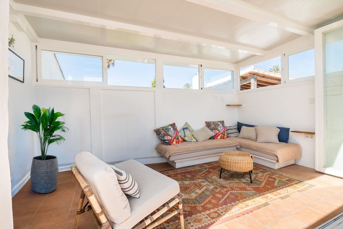 2 Bed Semi-Detached House in Estepona