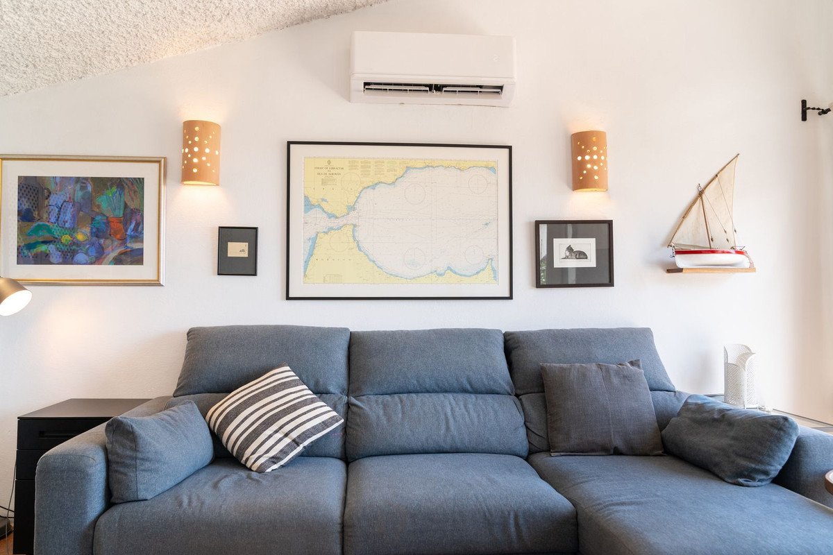2 Bed Semi-Detached House in Estepona