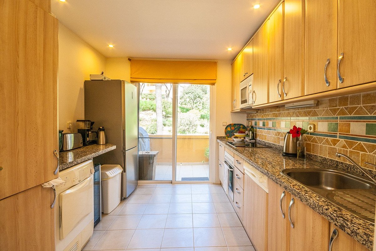 3 Bed Middle Floor Apartment in Elviria