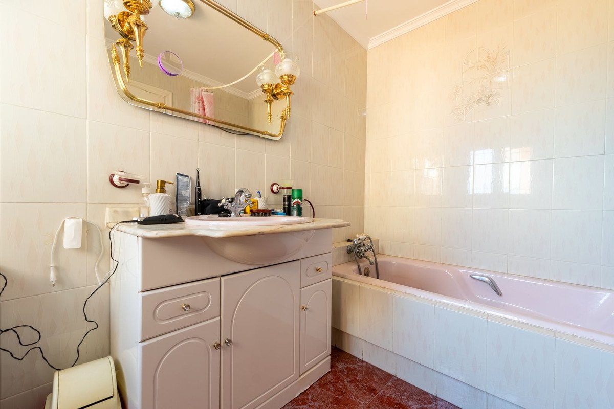 7 Bed Detached Villa in Alhaurín de la Torre