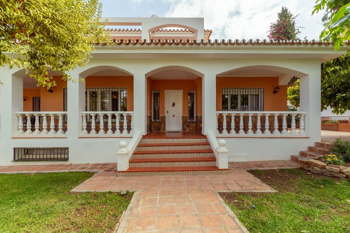 7 Bed Detached Villa in Alhaurín de la Torre