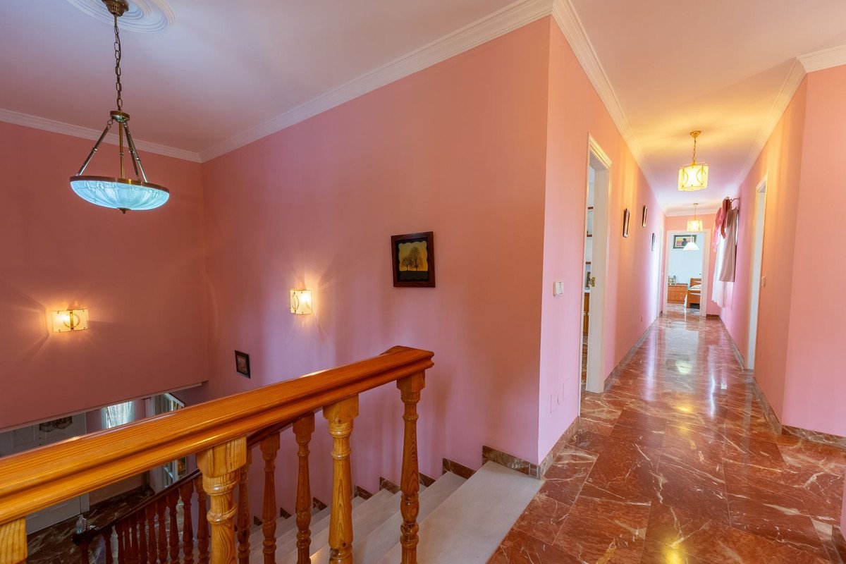 7 Bed Detached Villa in Alhaurín de la Torre