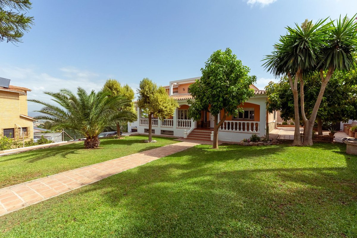 7 Bed Detached Villa in Alhaurín de la Torre