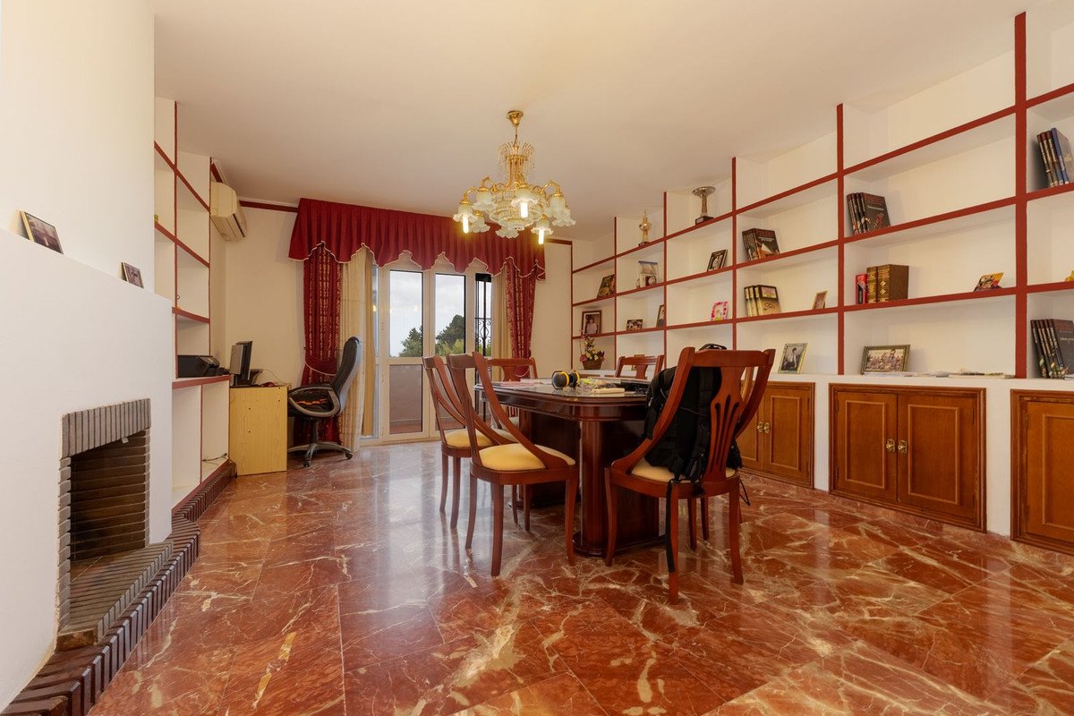 7 Bed Detached Villa in Alhaurín de la Torre