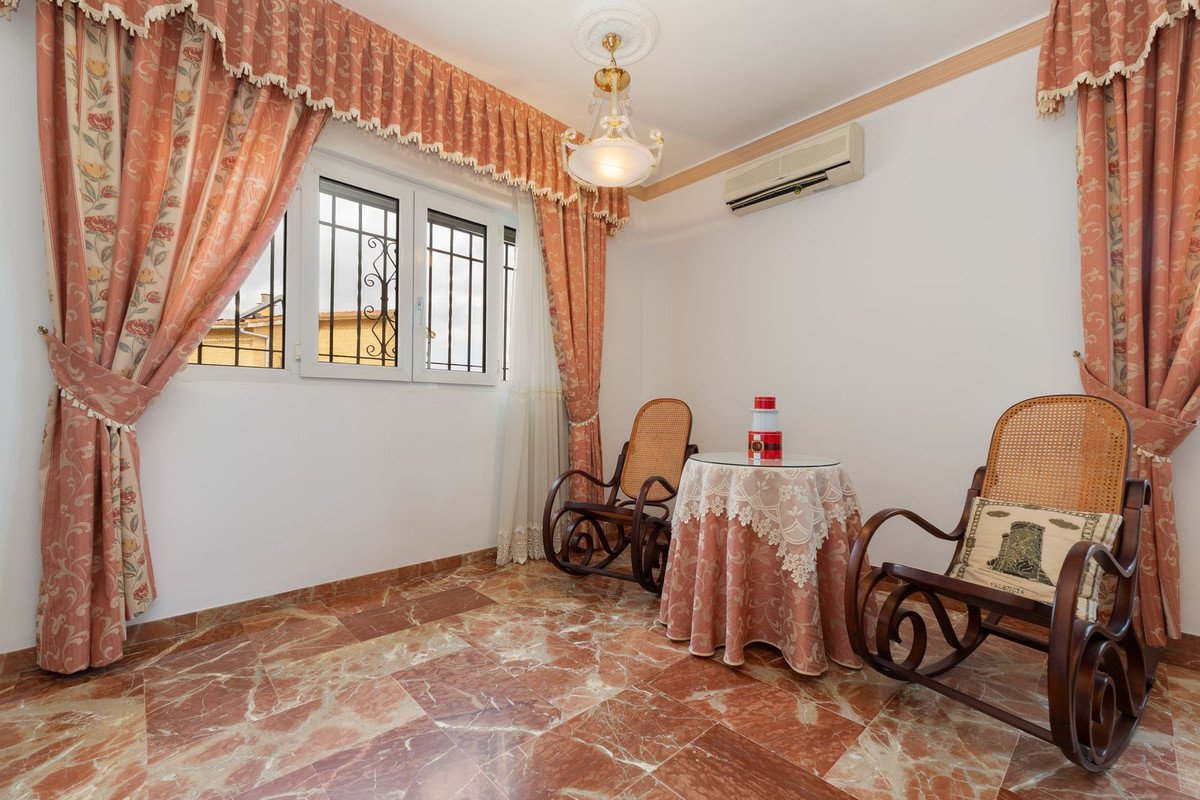 7 Bed Detached Villa in Alhaurín de la Torre