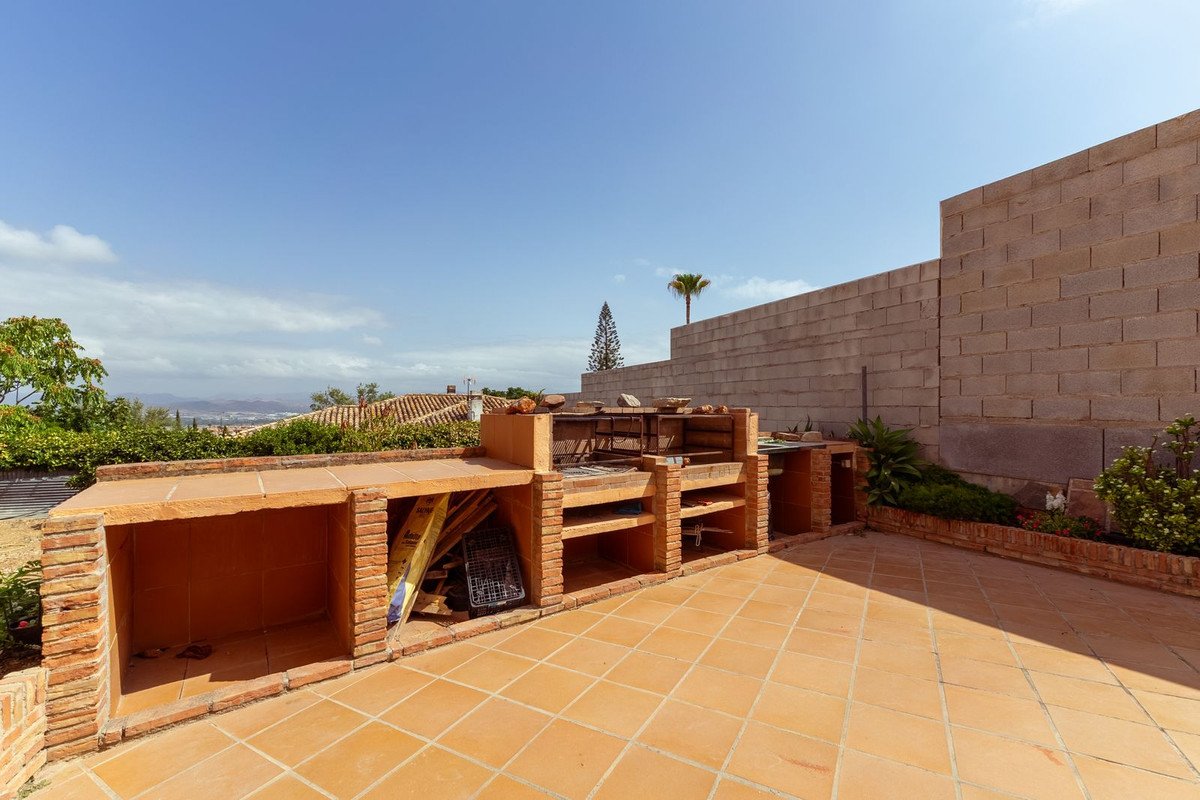 7 Bed Detached Villa in Alhaurín de la Torre
