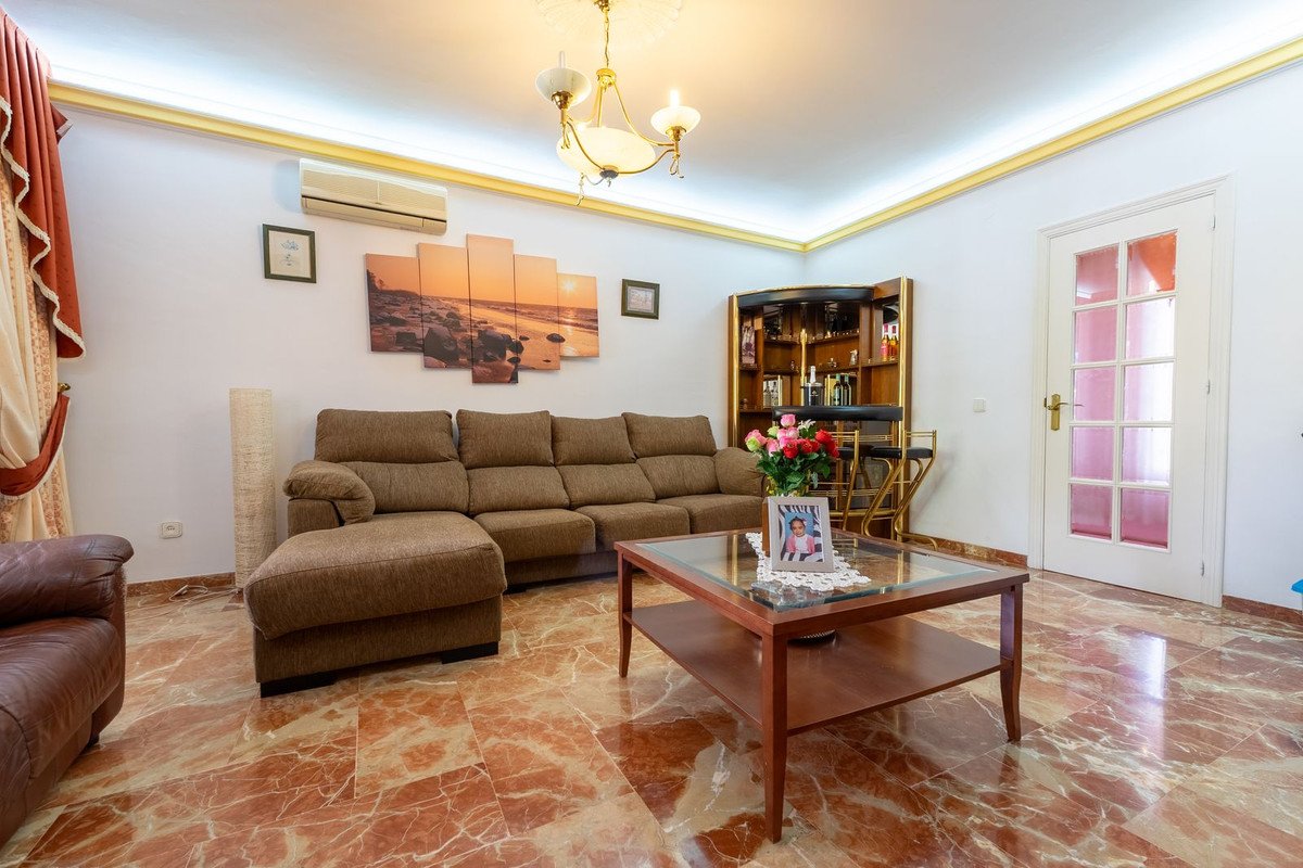 7 Bed Detached Villa in Alhaurín de la Torre