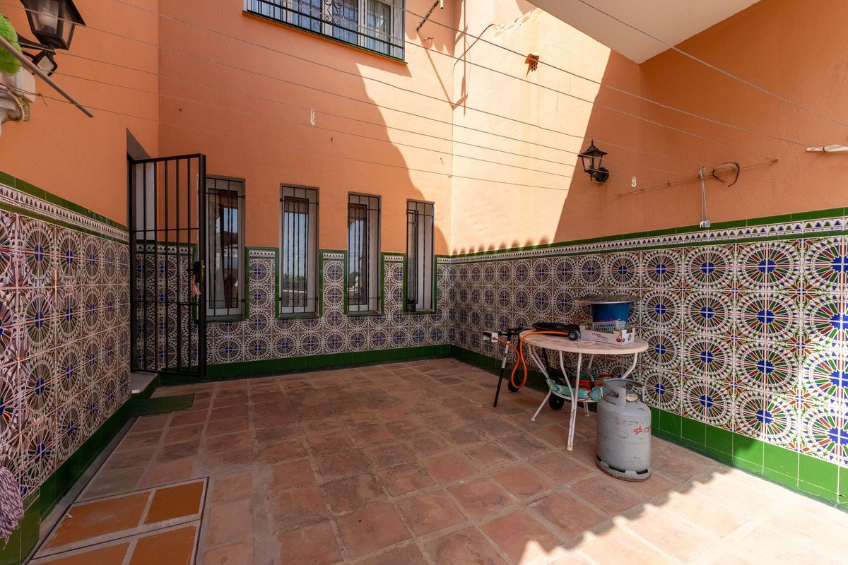 7 Bed Detached Villa in Alhaurín de la Torre