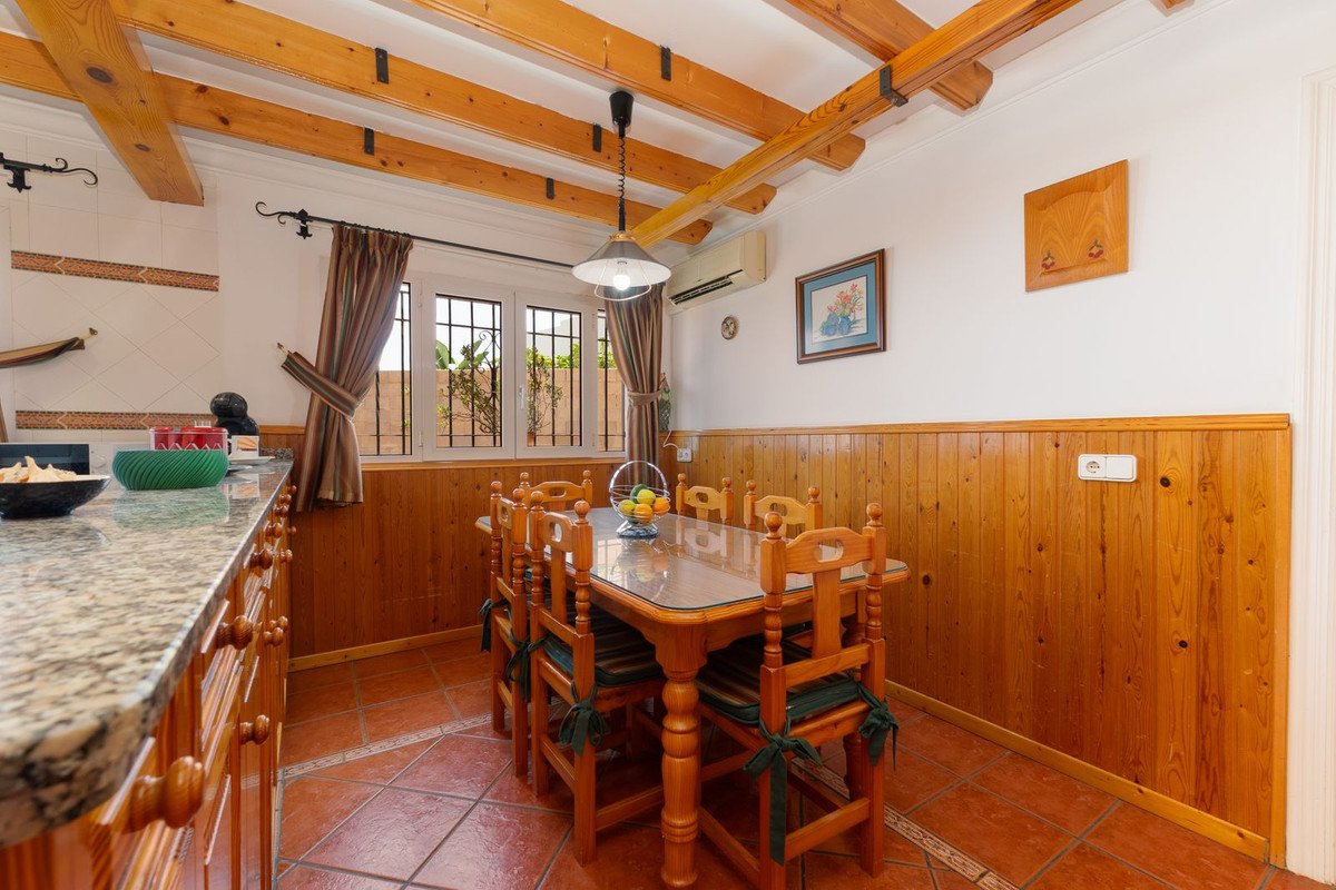 7 Bed Detached Villa in Alhaurín de la Torre