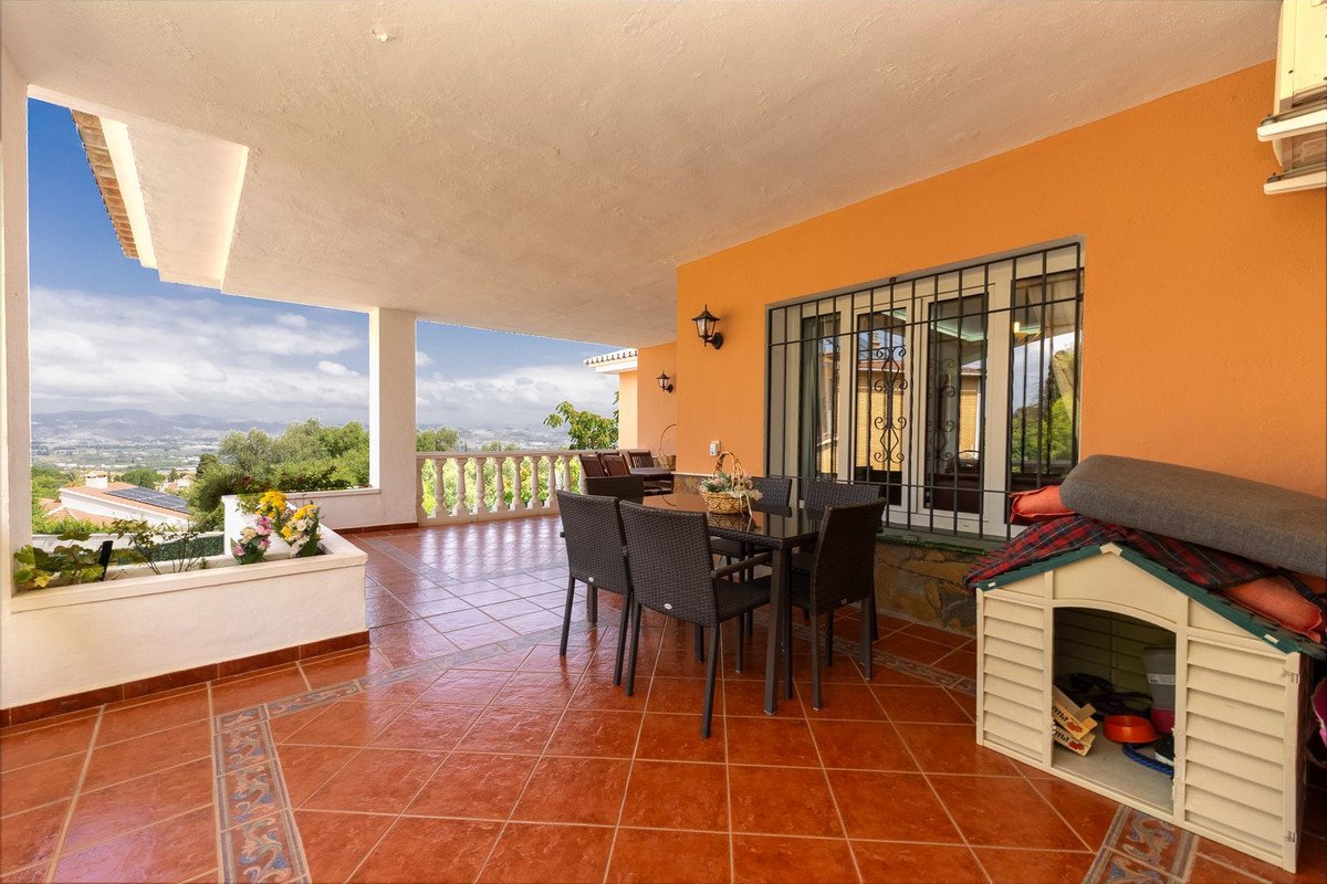 7 Bed Detached Villa in Alhaurín de la Torre