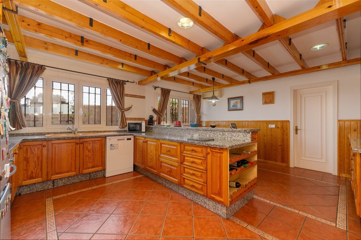 7 Bed Detached Villa in Alhaurín de la Torre