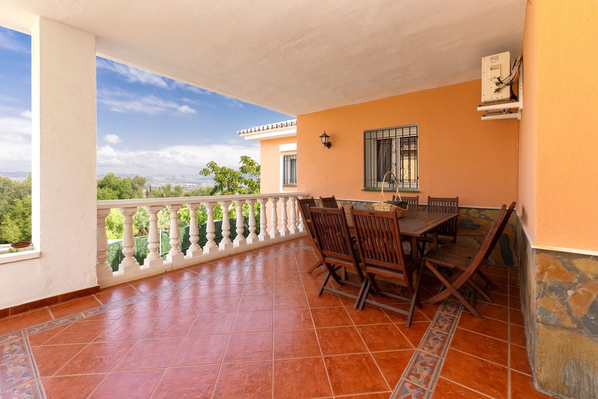7 Bed Detached Villa in Alhaurín de la Torre