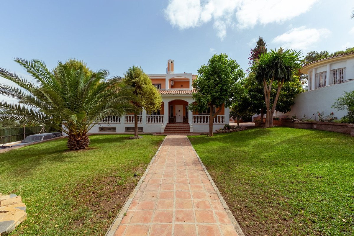 7 Bed Detached Villa in Alhaurín de la Torre