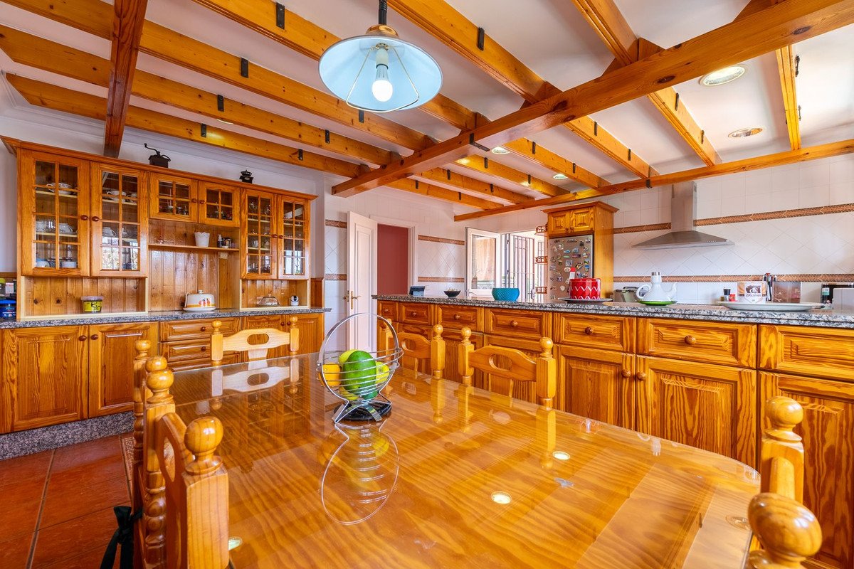 7 Bed Detached Villa in Alhaurín de la Torre