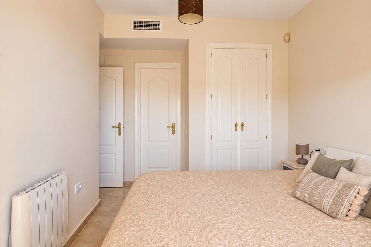 2 Bed Middle Floor Apartment in Manilva