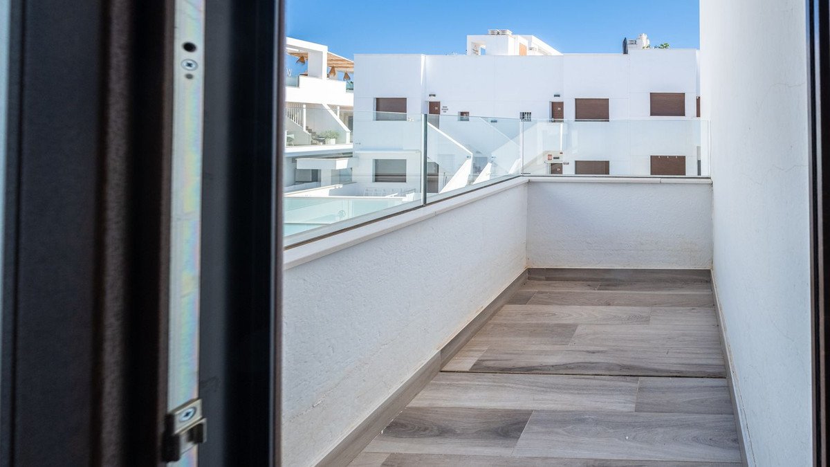 3 Bed Detached Villa in Los Balcones