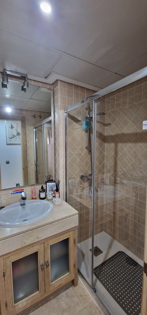 2 Bed Ground Floor Apartment in La Duquesa