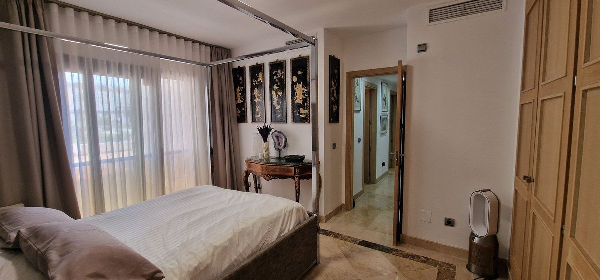 2 Bed Ground Floor Apartment in La Duquesa