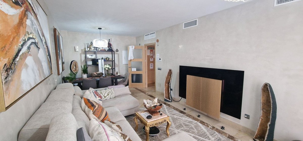 2 Bed Ground Floor Apartment in La Duquesa