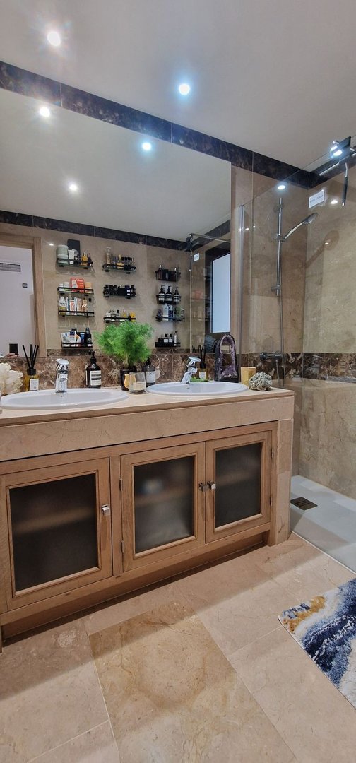 2 Bed Ground Floor Apartment in La Duquesa