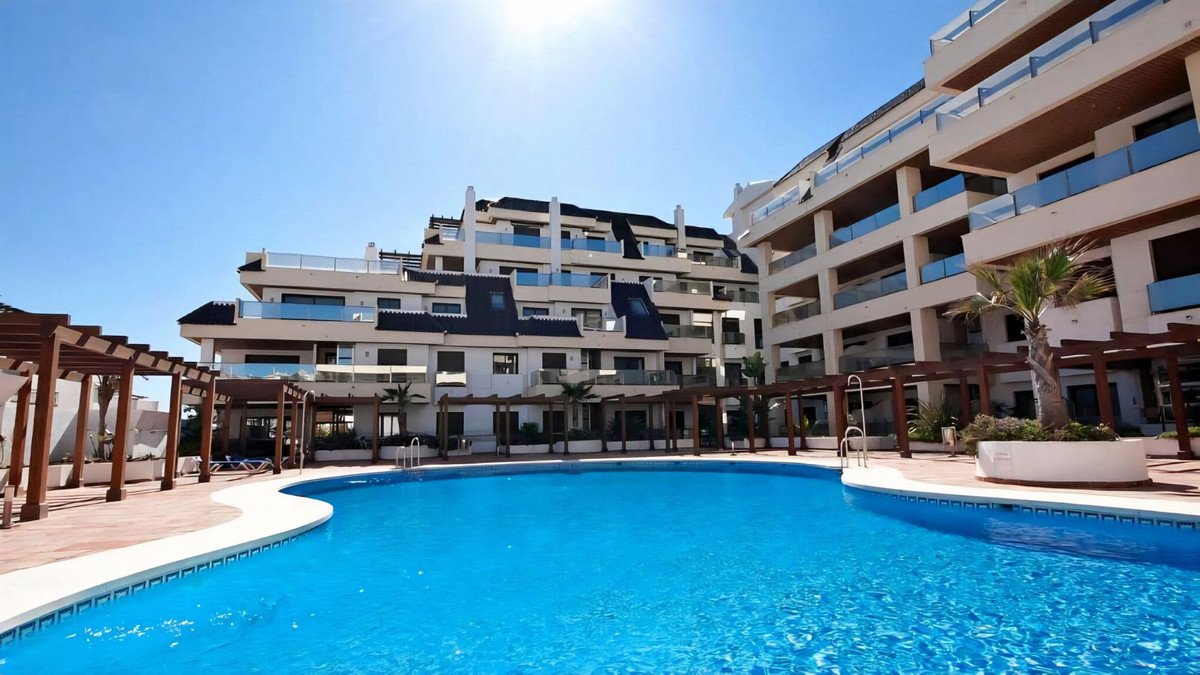 2 Bed Ground Floor Apartment in La Duquesa