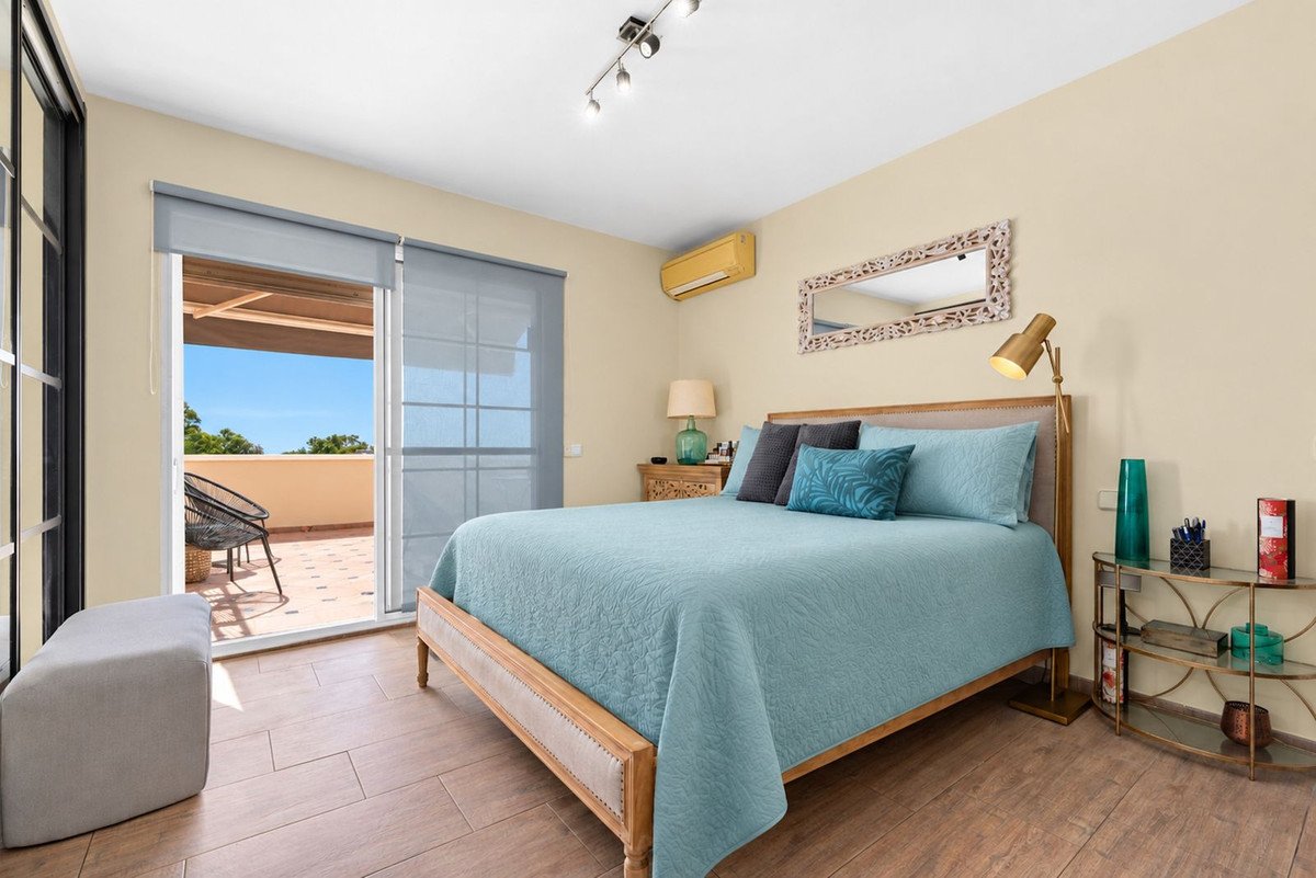 5 Bed Townhouse in Estepona