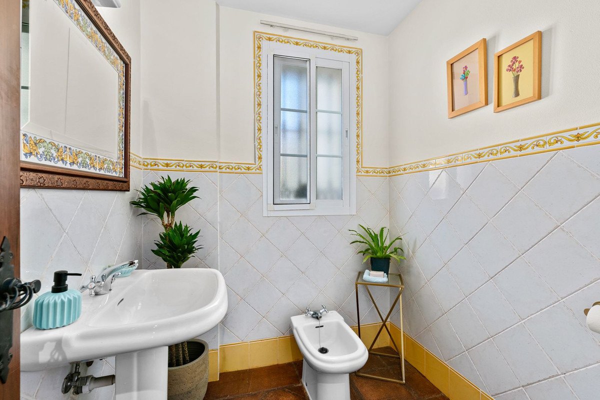 5 Bed Townhouse in Estepona