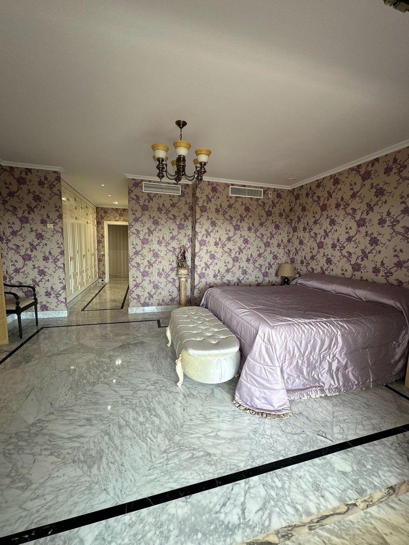 4 Bed Middle Floor Apartment in The Golden Mile