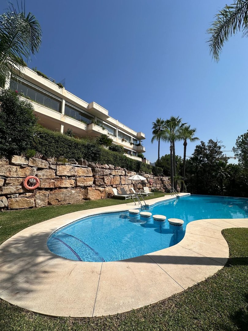4 Bed Middle Floor Apartment in The Golden Mile