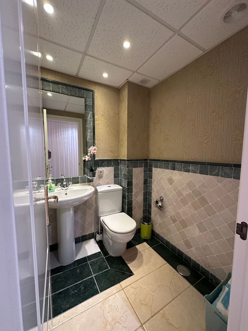 4 Bed Middle Floor Apartment in The Golden Mile