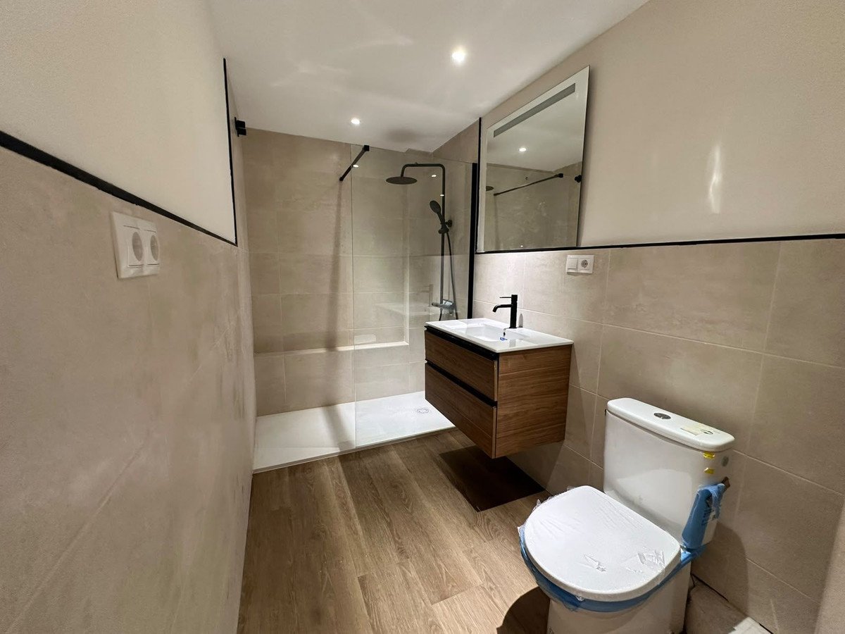 3 Bed Middle Floor Apartment in Caleta de Vélez