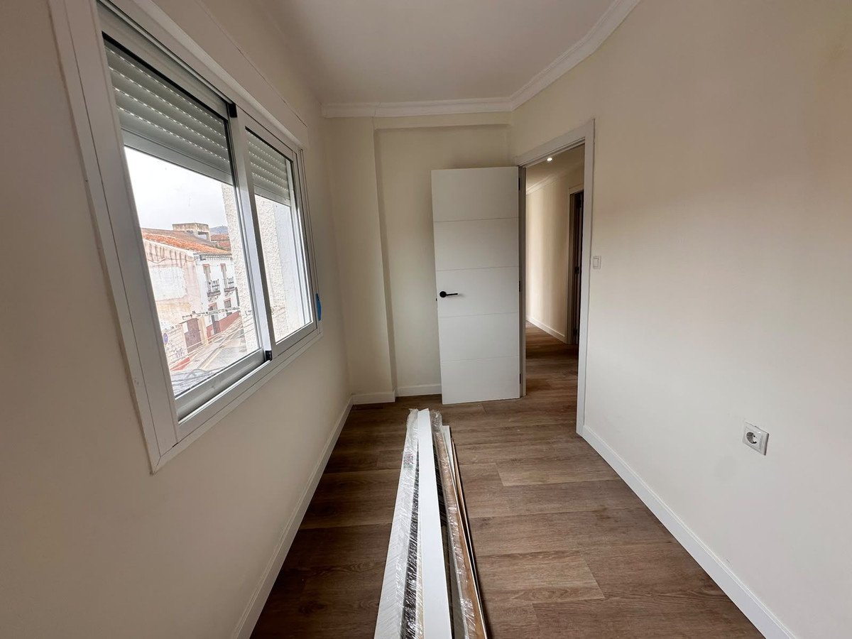 3 Bed Middle Floor Apartment in Caleta de Vélez