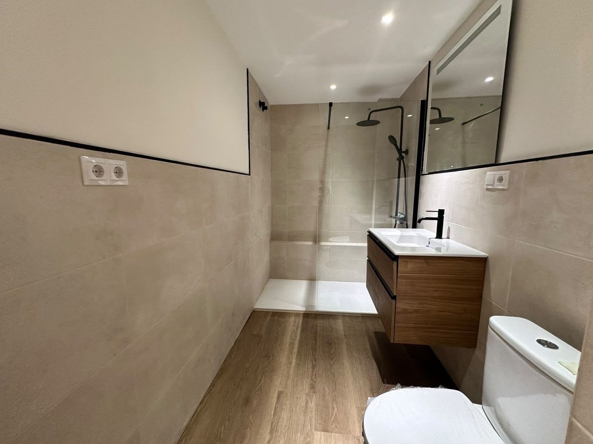 3 Bed Middle Floor Apartment in Caleta de Vélez