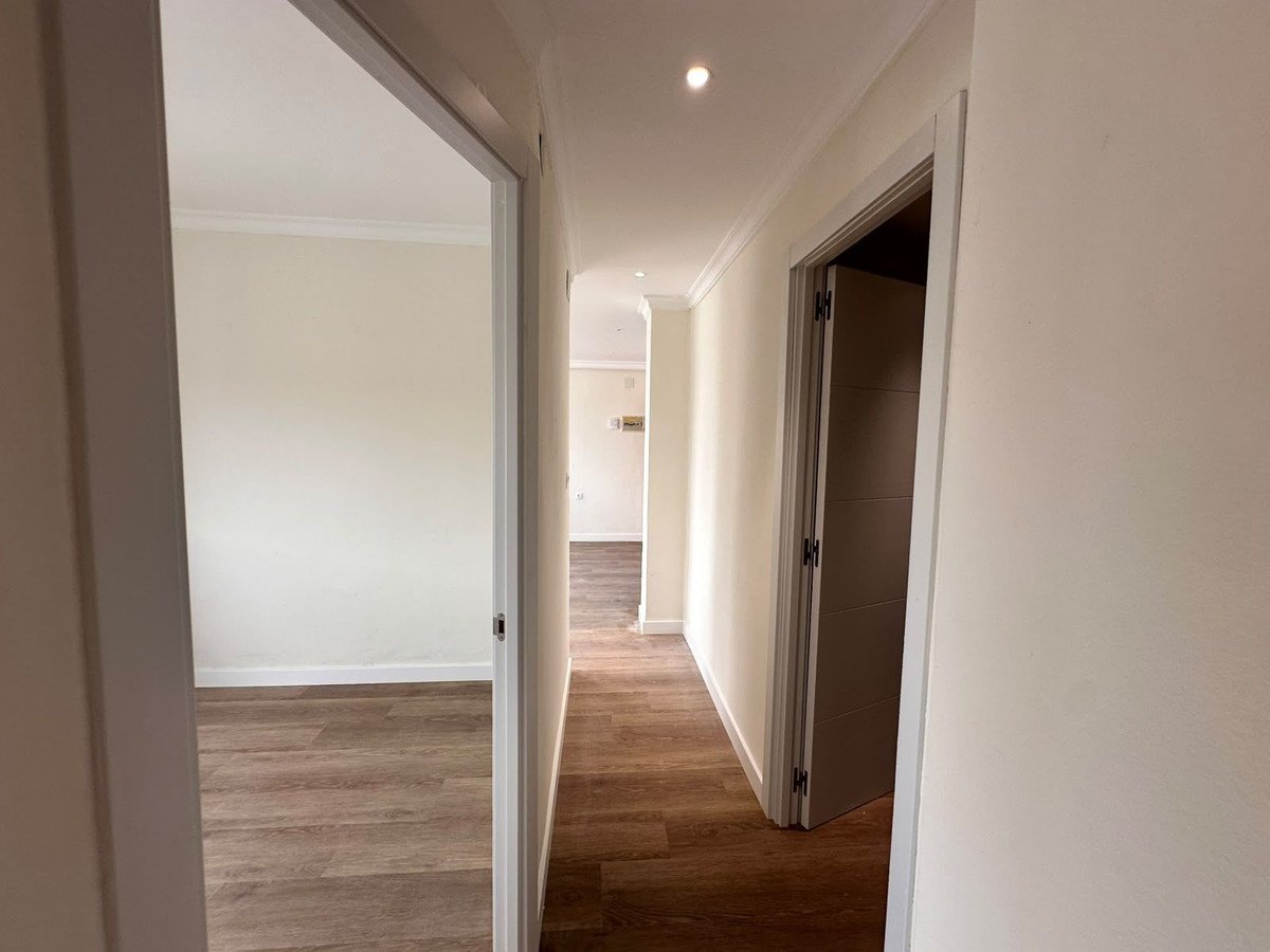 3 Bed Middle Floor Apartment in Caleta de Vélez