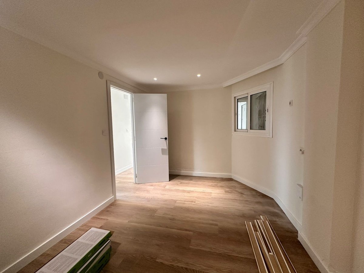 3 Bed Middle Floor Apartment in Caleta de Vélez