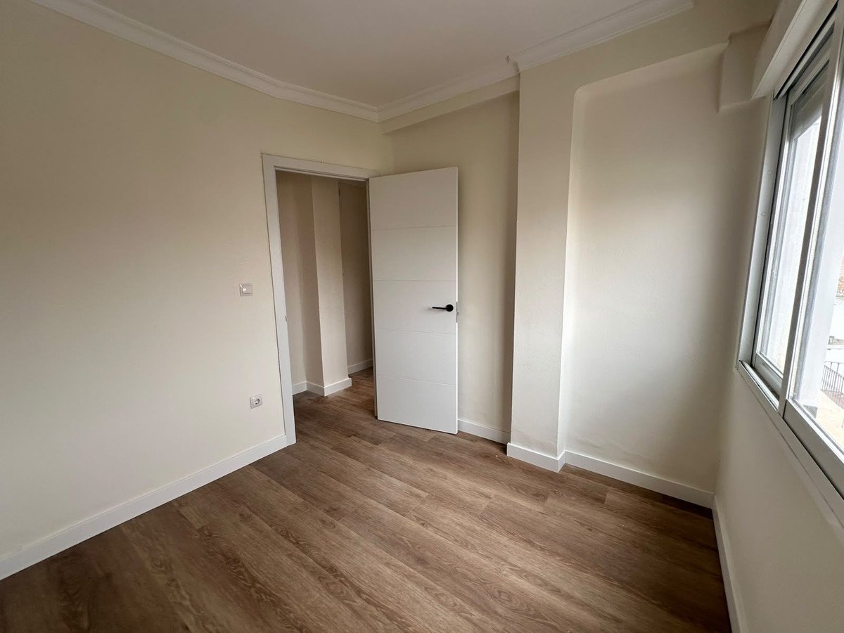 3 Bed Middle Floor Apartment in Caleta de Vélez