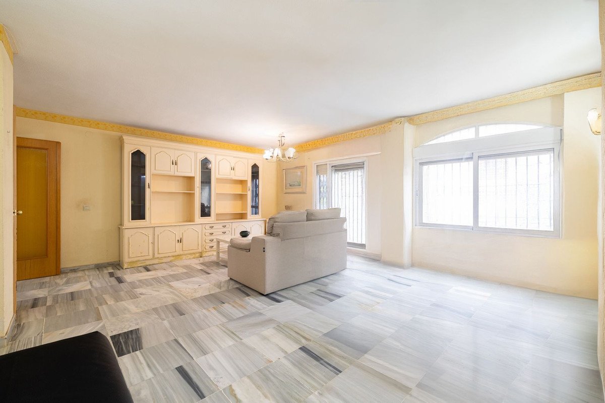 3 Bed Middle Floor Apartment in Arroyo de la Miel