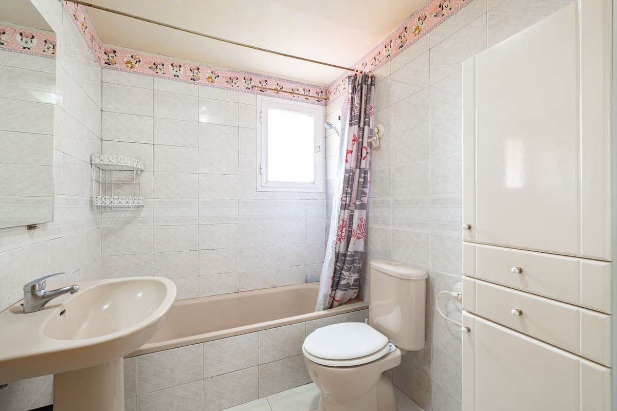 3 Bed Middle Floor Apartment in Arroyo de la Miel