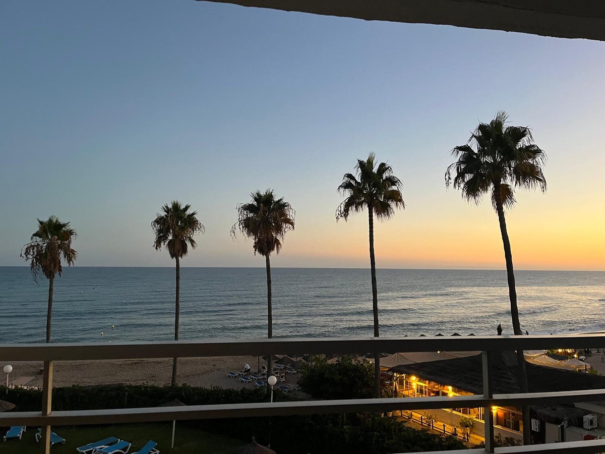 1 Bed Middle Floor Apartment in Calahonda