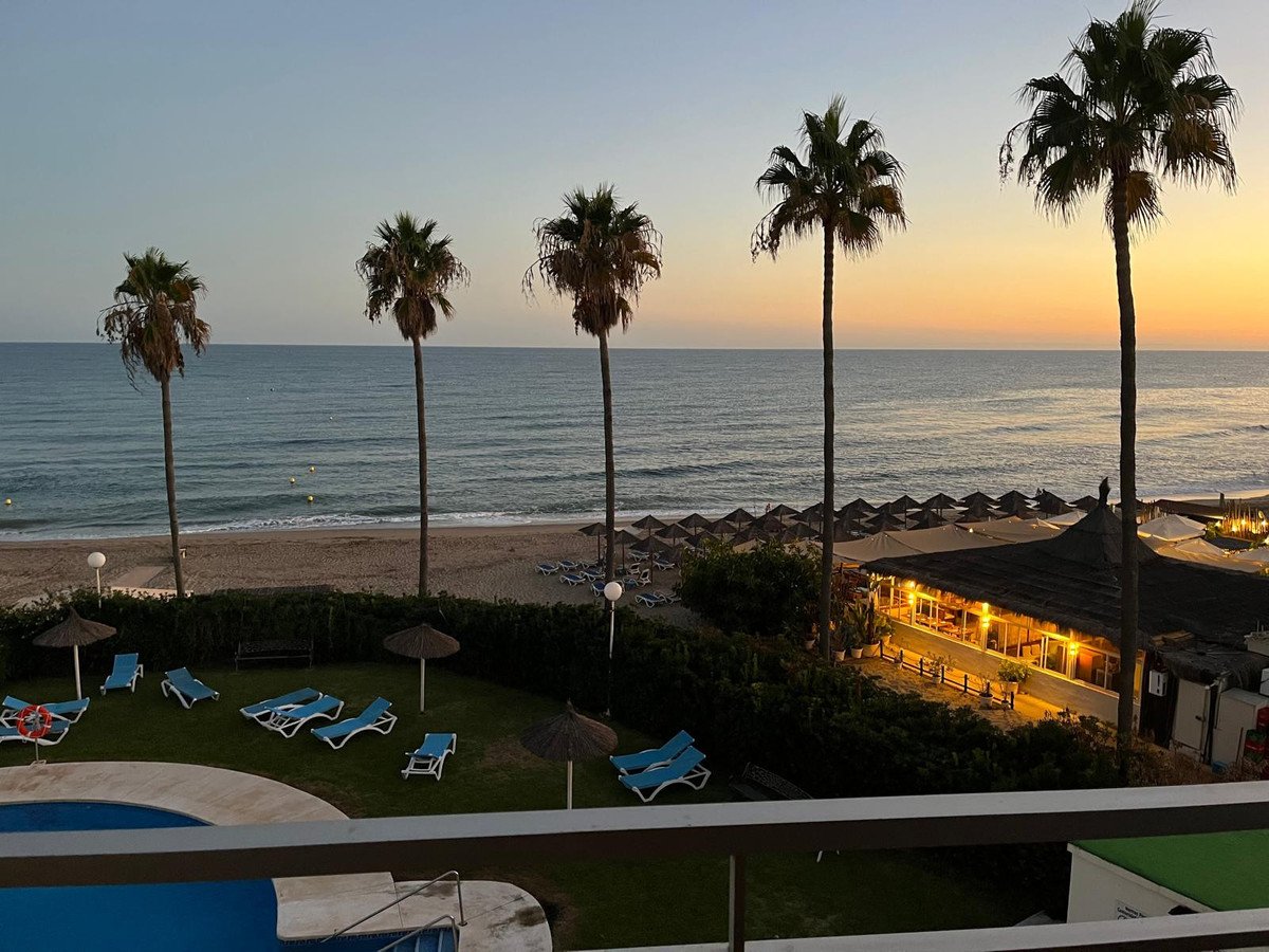 1 Bed Middle Floor Apartment in Calahonda