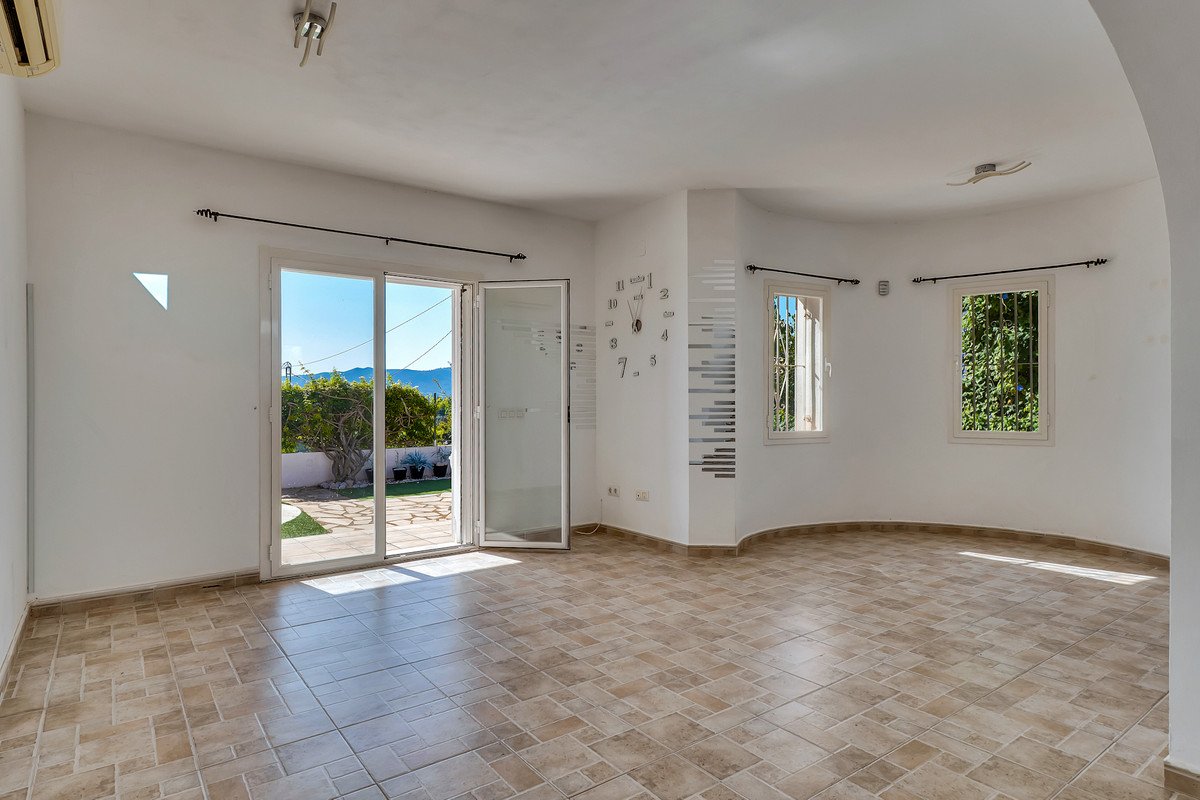 3 Bed Detached Villa in Beniarbeig