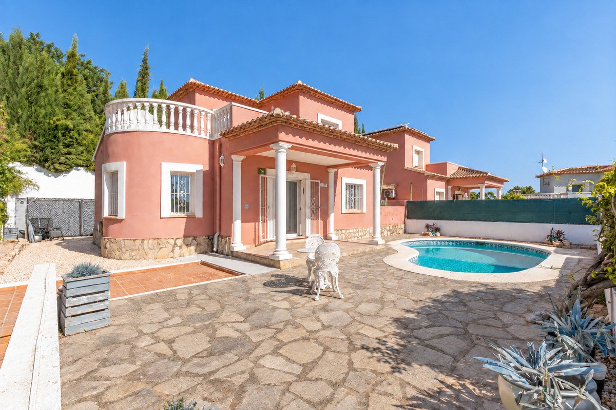 3 Bed Detached Villa in Beniarbeig