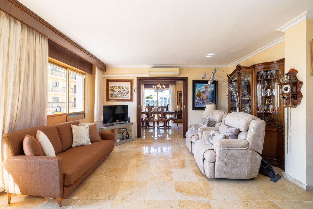 3 Bed Middle Floor Apartment in Benalmadena