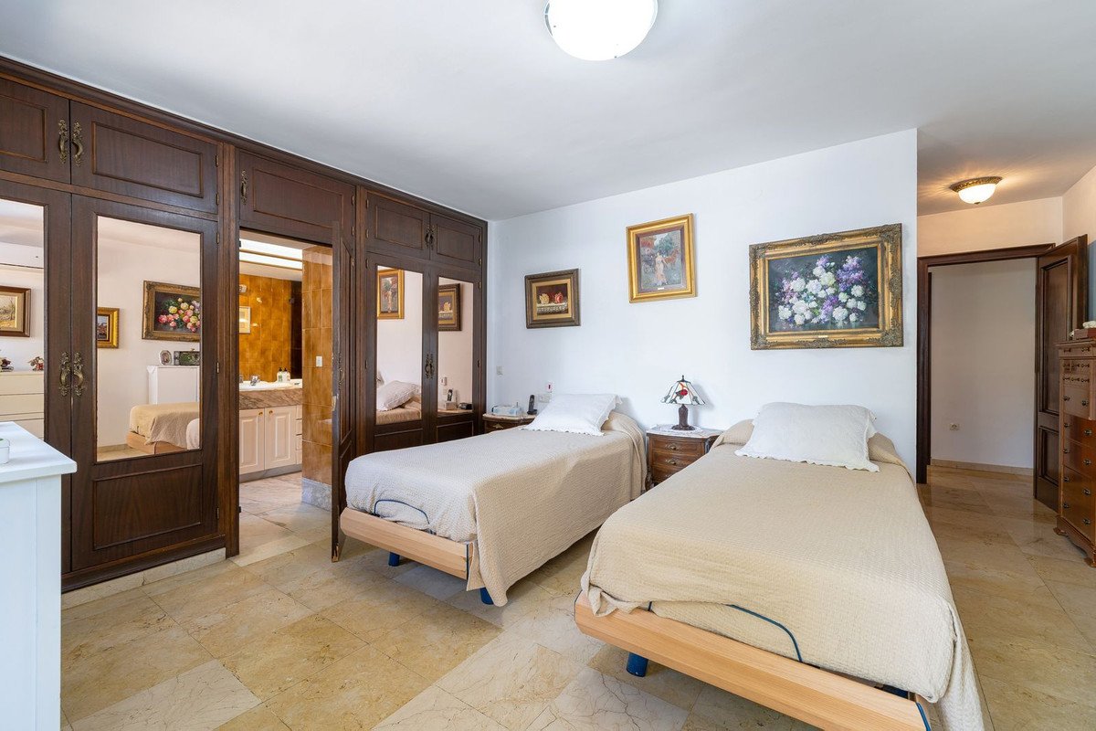 3 Bed Middle Floor Apartment in Benalmadena