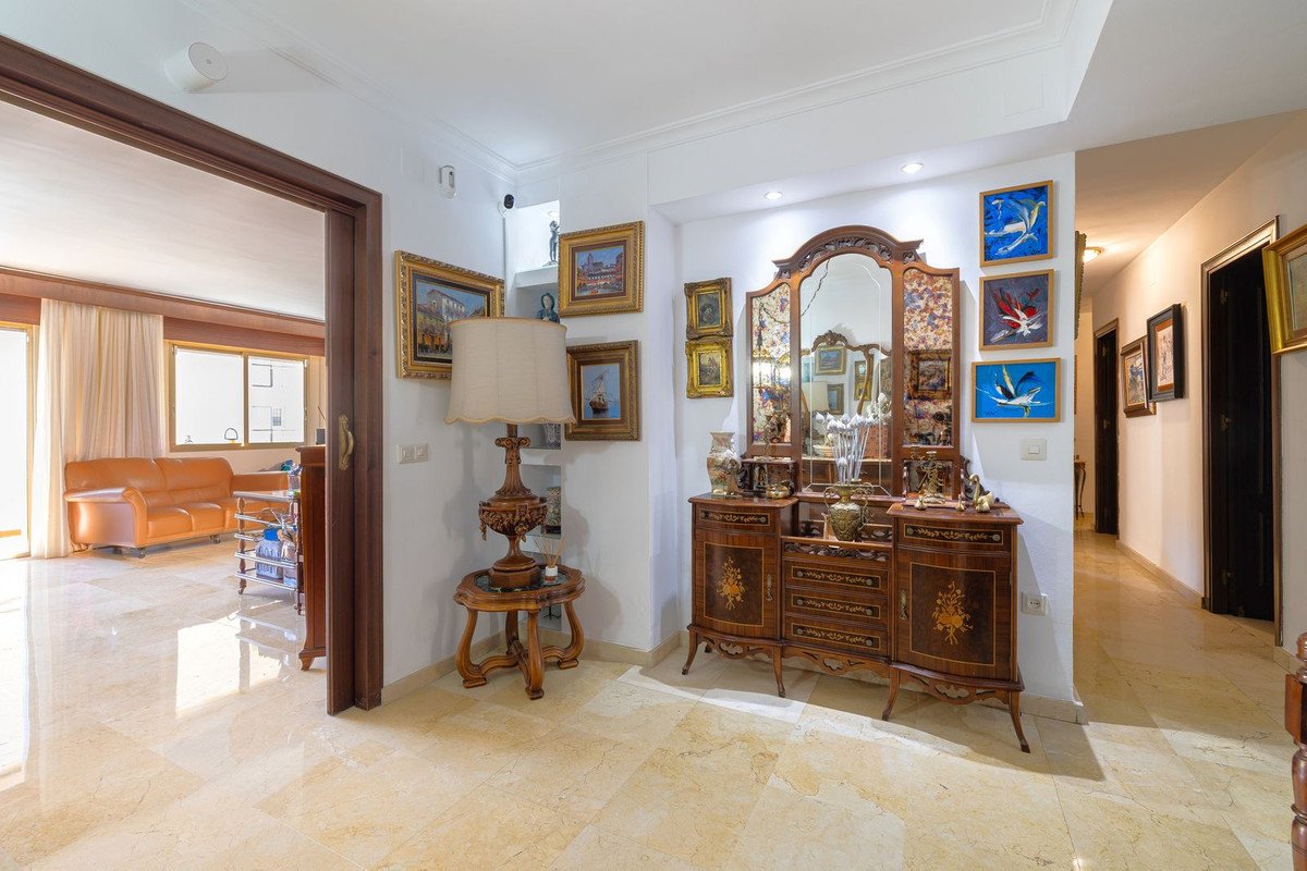 3 Bed Middle Floor Apartment in Benalmadena