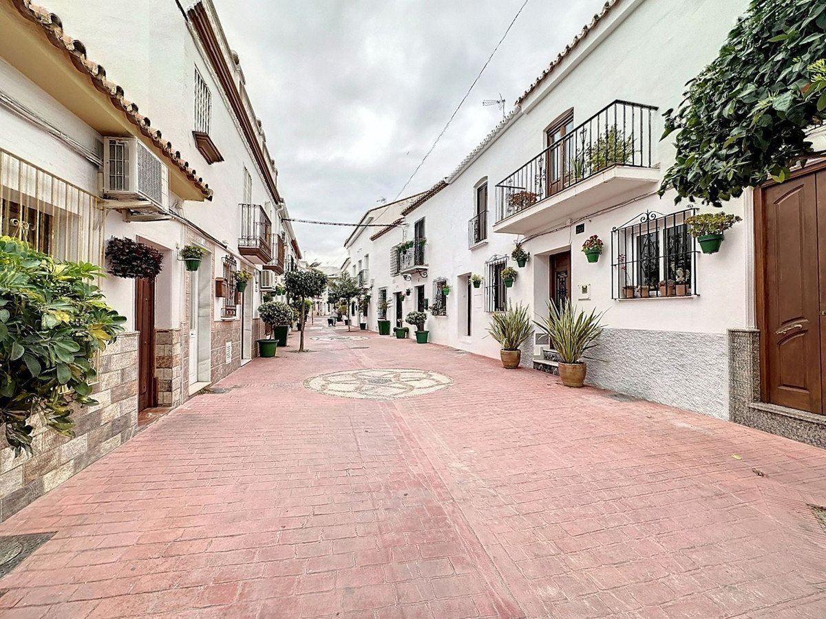 2 Bed Townhouse in Estepona