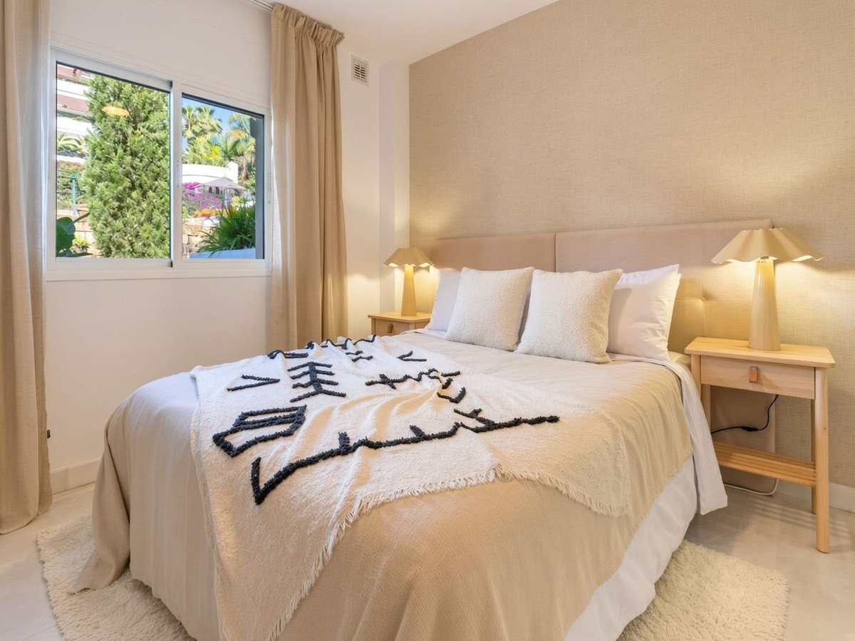 2 Bed Ground Floor Apartment in Aloha