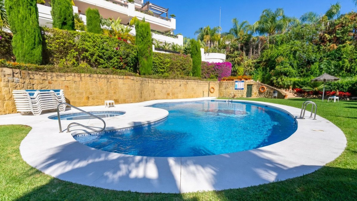 2 Bed Ground Floor Apartment in Aloha