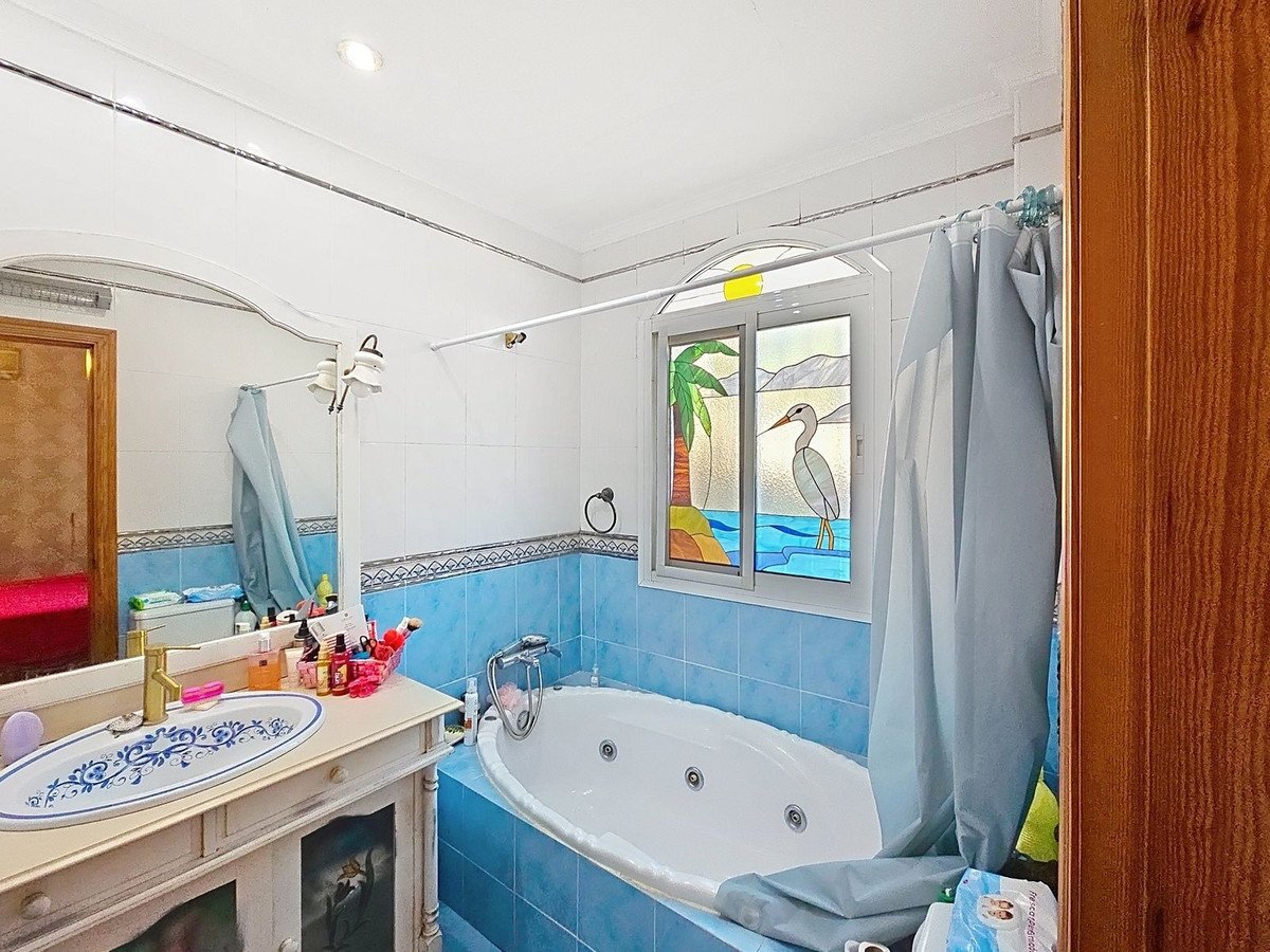 3 Bed Detached Villa in Estepona