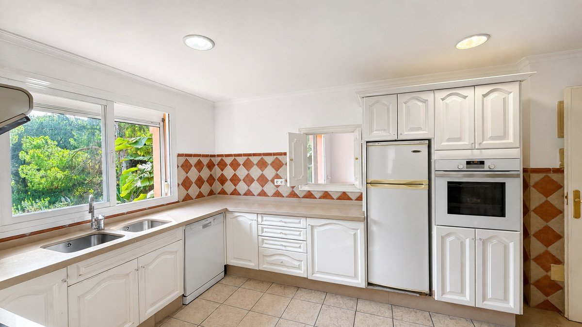 4 Bed Penthouse Duplex in Estepona